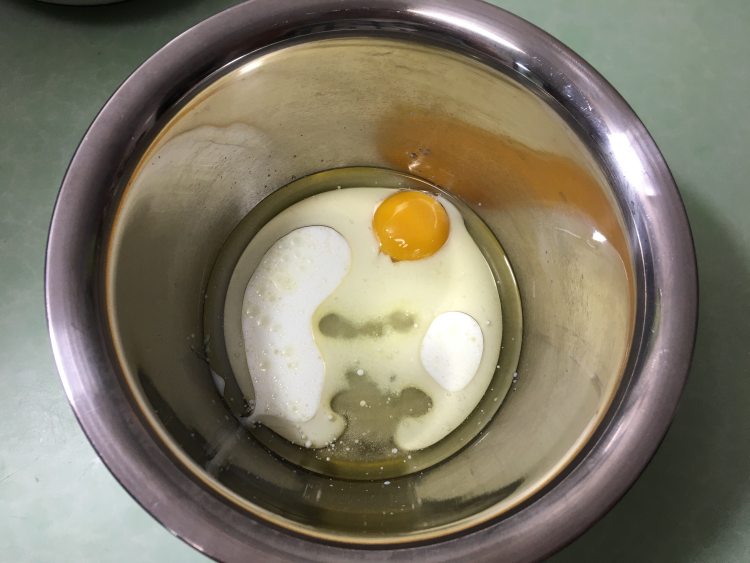 枣泥蛋糕卷步骤1