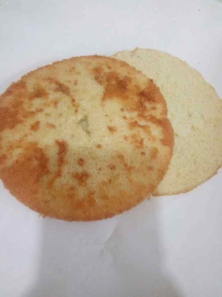草莓慕斯蛋糕步骤1