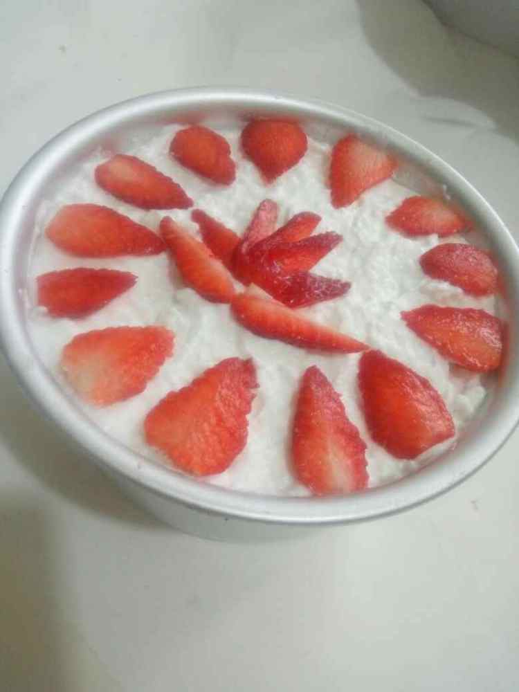 草莓慕斯蛋糕步骤12