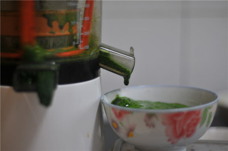 菠菜蛋糕卷步骤3