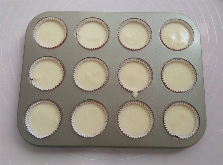 迷你小纸杯戚风蛋糕步骤10