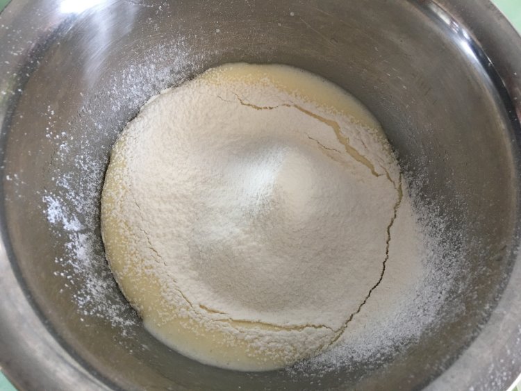 斑马纹戚风蛋糕步骤3