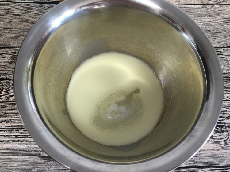 玫瑰花酱戚风蛋糕步骤2