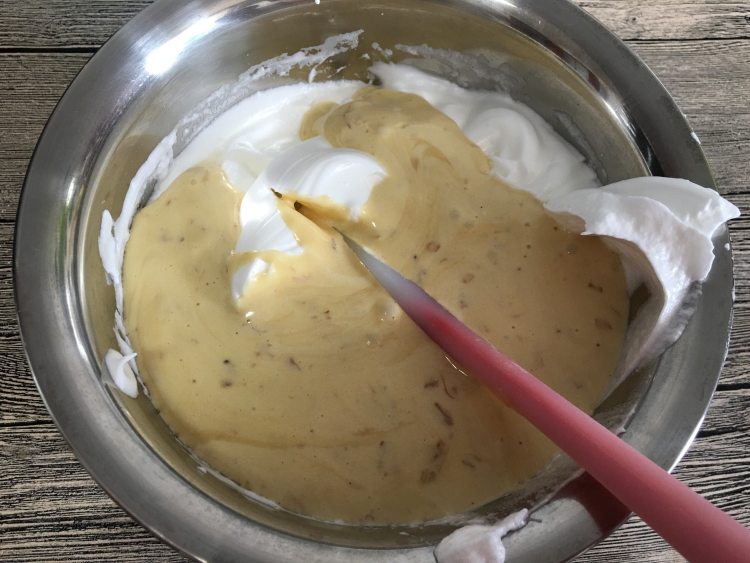 玫瑰花酱戚风蛋糕步骤12