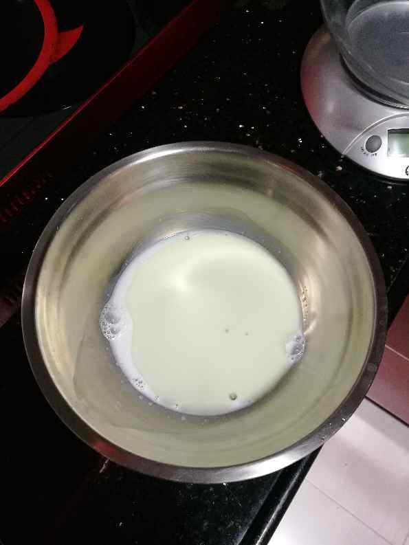 蜂蜜戚风蛋糕步骤1