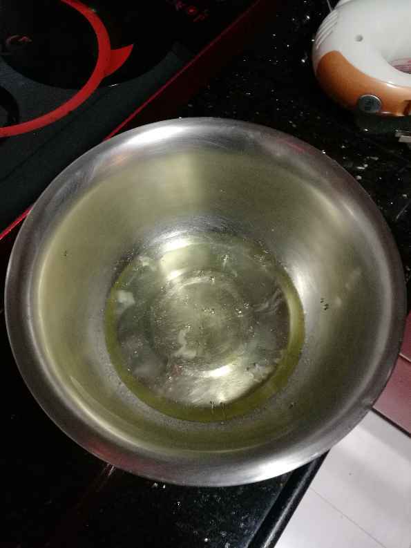 蜂蜜戚风蛋糕步骤5