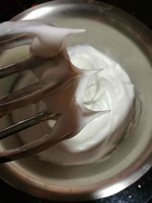 蜂蜜戚风蛋糕步骤9