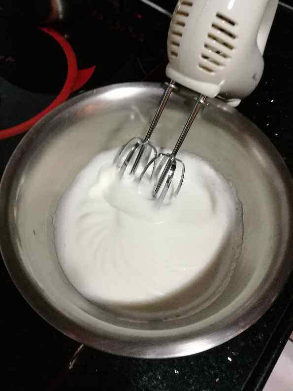 蜂蜜戚风蛋糕步骤8