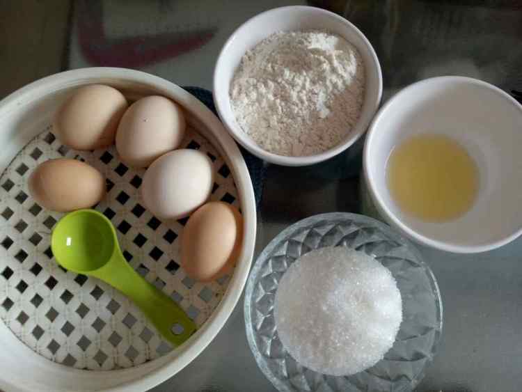 葡萄干鸡蛋糕步骤1