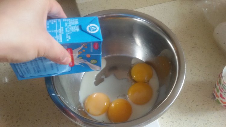 优酸乳杯子蛋糕步骤1