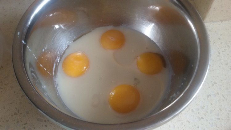 优酸乳杯子蛋糕步骤2