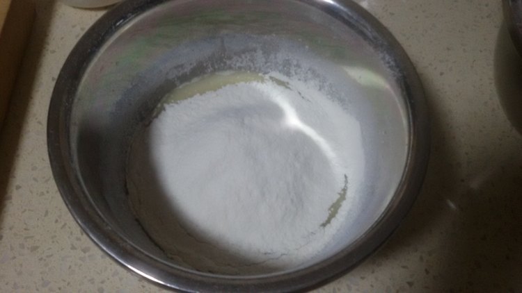 香蕉蔓越莓马芬蛋糕步骤2