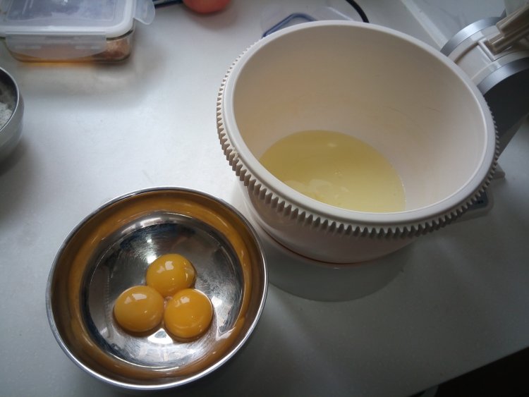 6寸柠檬戚风蛋糕步骤3