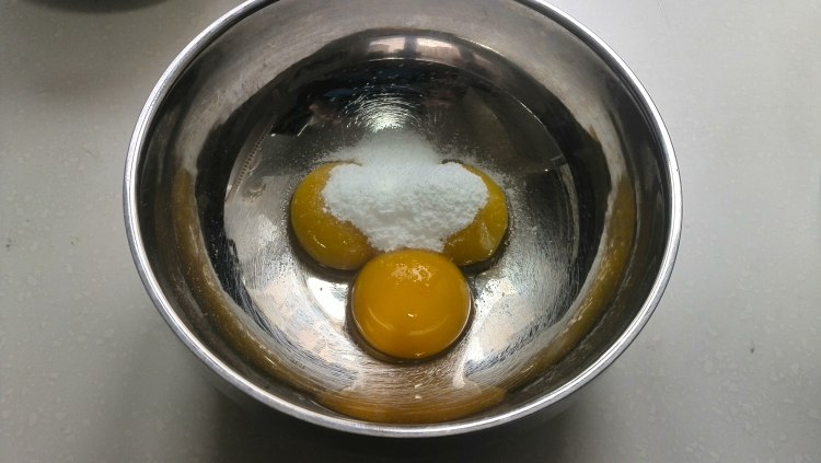 6寸柠檬戚风蛋糕步骤4