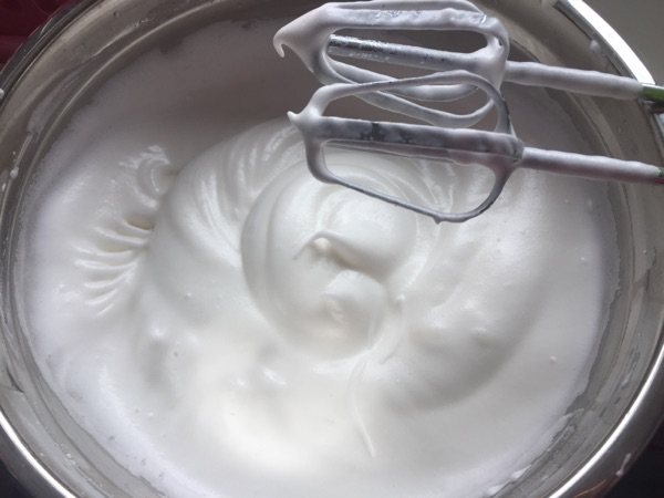 心形戚风蛋糕步骤3