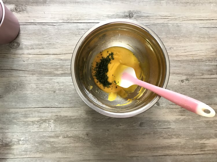 薄荷戚风蛋糕步骤7