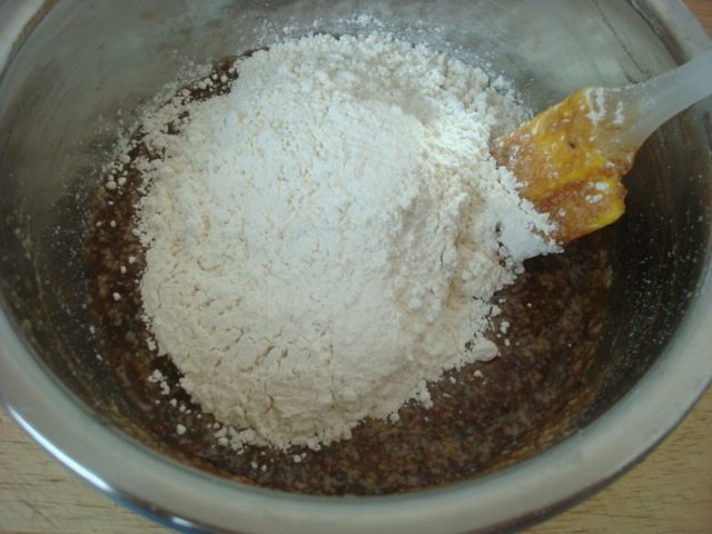 枣泥红糖杯子蛋糕步骤8