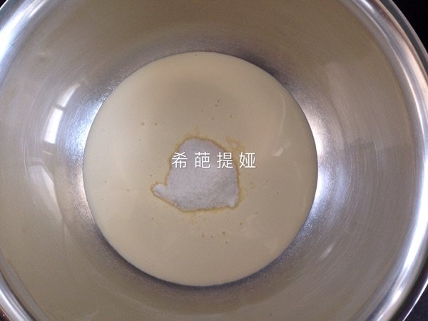 玫瑰蔓越莓纸杯蛋糕步骤8