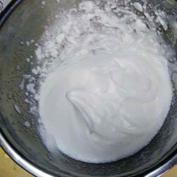 北海道戚风蛋糕步骤4
