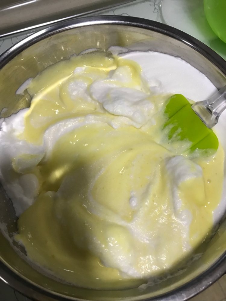 戚风草莓奶油蛋糕步骤5