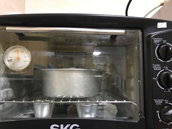 戚风草莓奶油蛋糕步骤7