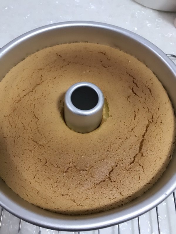 戚风草莓奶油蛋糕步骤8