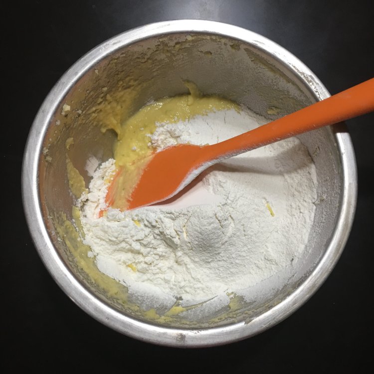 雪域柠檬磅蛋糕步骤5
