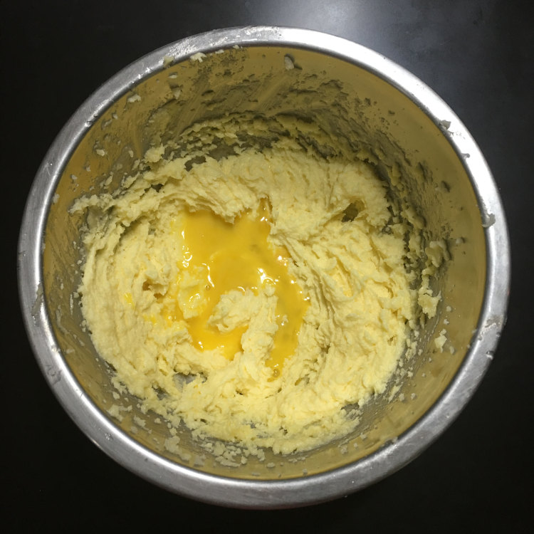 雪域柠檬磅蛋糕步骤3