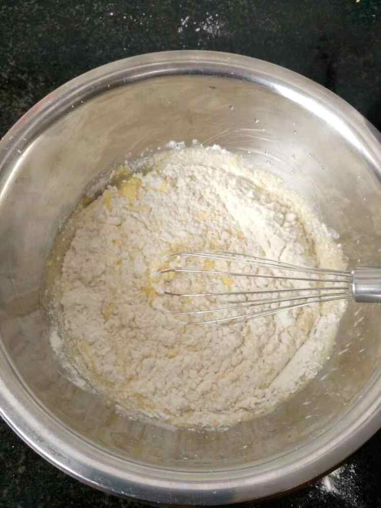 电饭锅蒸蛋糕步骤3