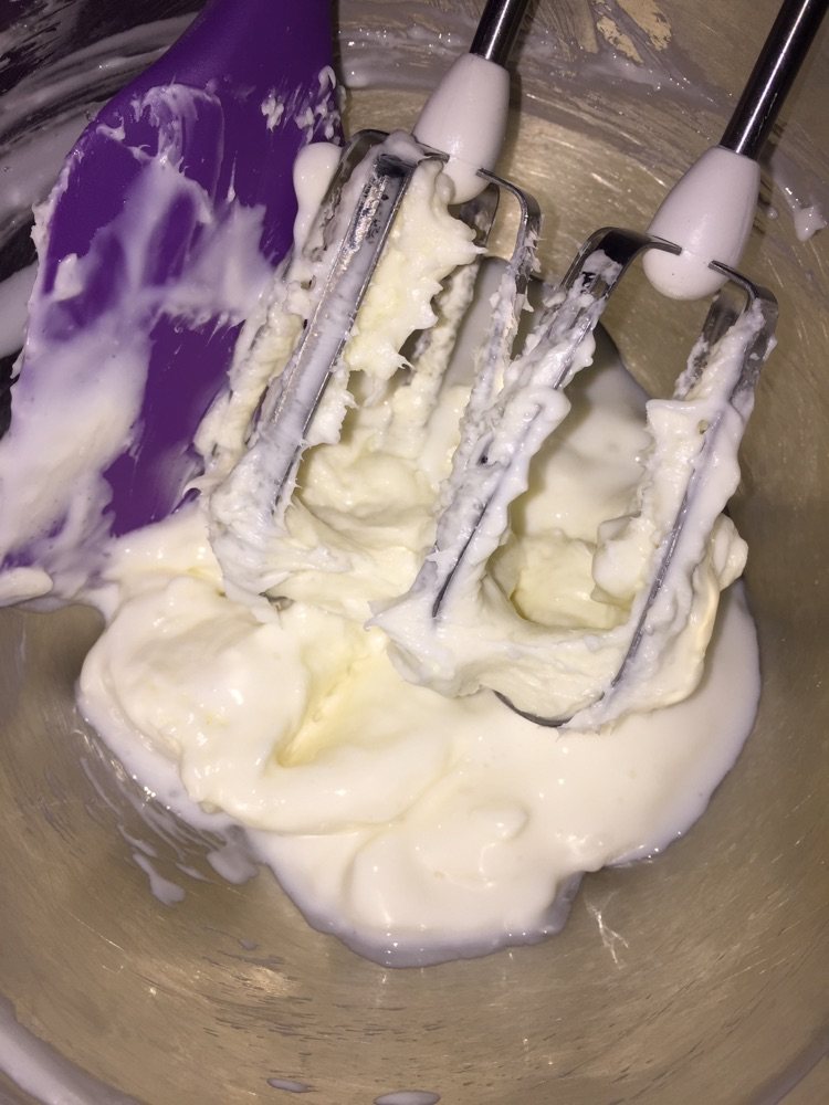 芒果花蓝莓慕斯蛋糕步骤7