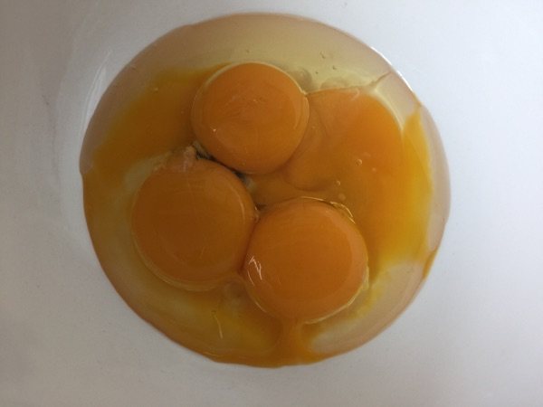 圣诞树桩蛋糕步骤3