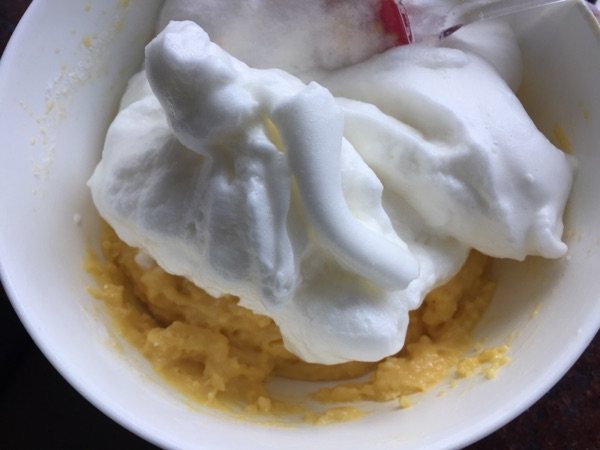 圣诞树桩蛋糕步骤6