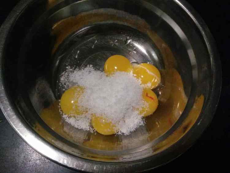 杏仁杯子蛋糕步骤2