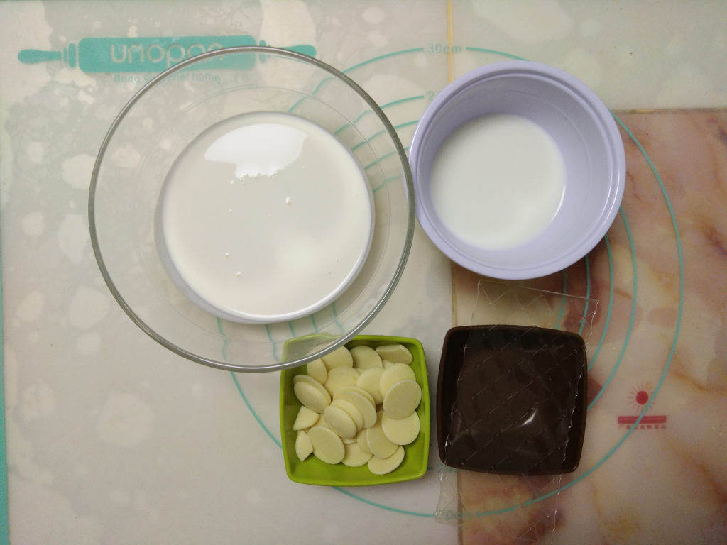 双色巧克力慕斯蛋糕步骤21