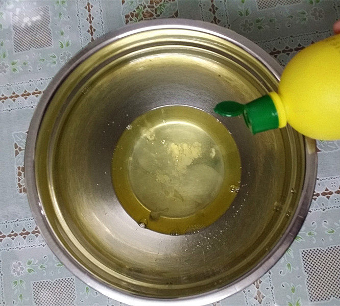 菠菜汁戚风蛋糕步骤7