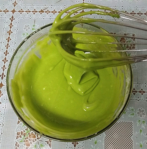 菠菜汁戚风蛋糕步骤6