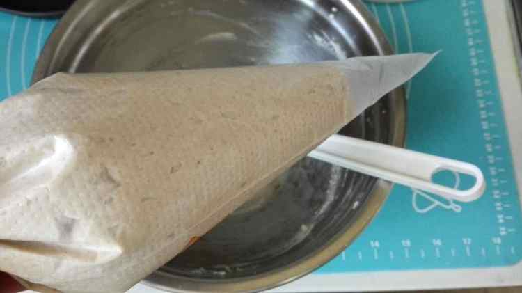 栗子奶油蛋糕卷步骤17