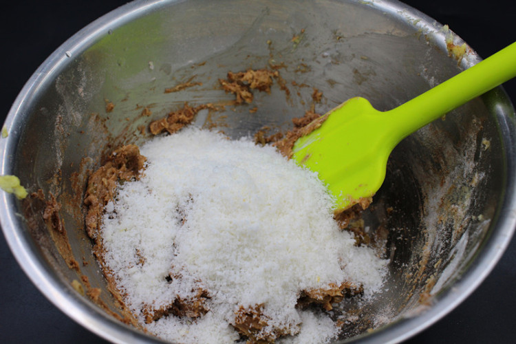 朗姆酒葡萄干椰蓉饼干步骤7