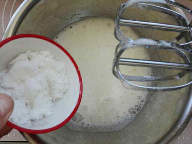 菠菜戚风蛋糕步骤9