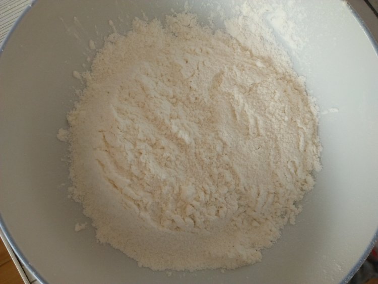 葡萄干酥粒麦芬步骤1