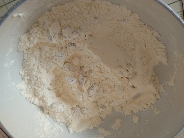 葡萄干酥粒麦芬步骤2