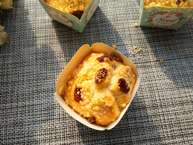 葡萄干酥粒麦芬步骤8