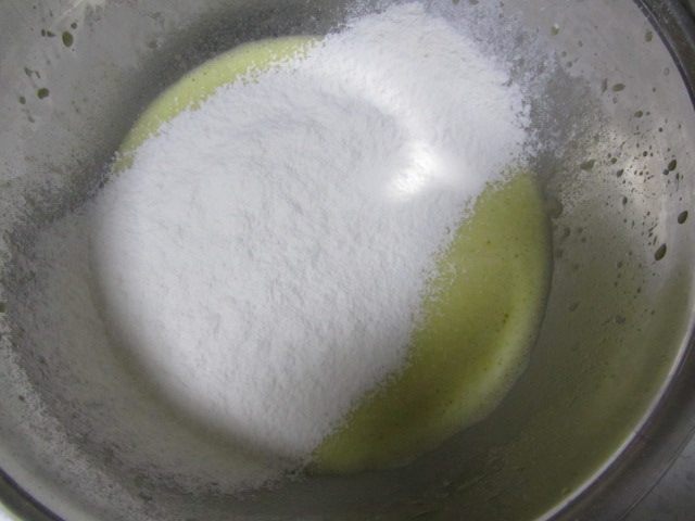 小纸杯戚风步骤8