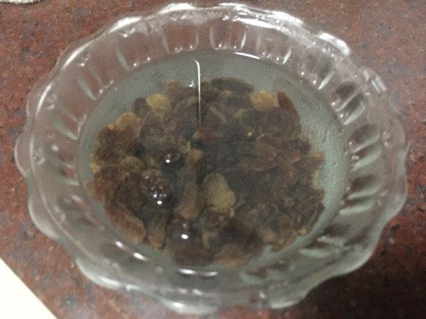 葡萄干蛋糕卷步骤2