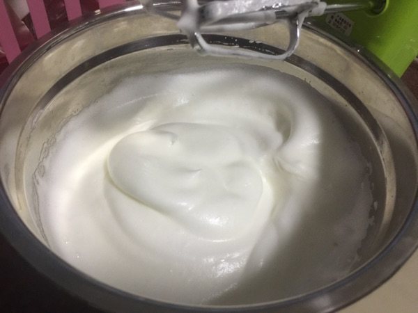 葡萄干蛋糕卷步骤6