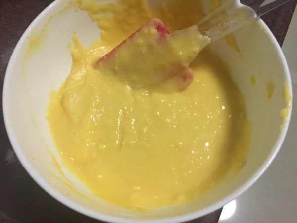 葡萄干蛋糕卷步骤10