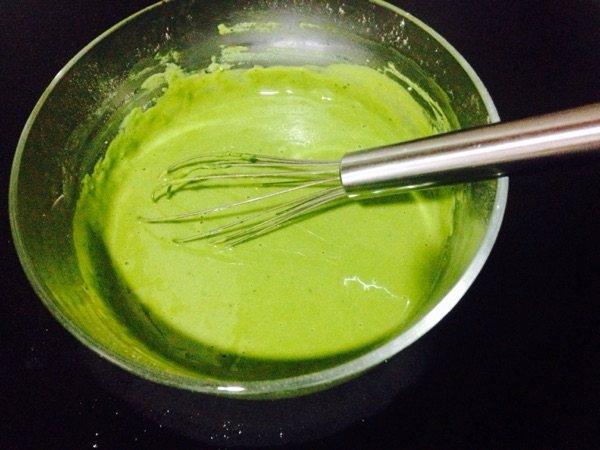 抹茶戚风蛋糕卷步骤5
