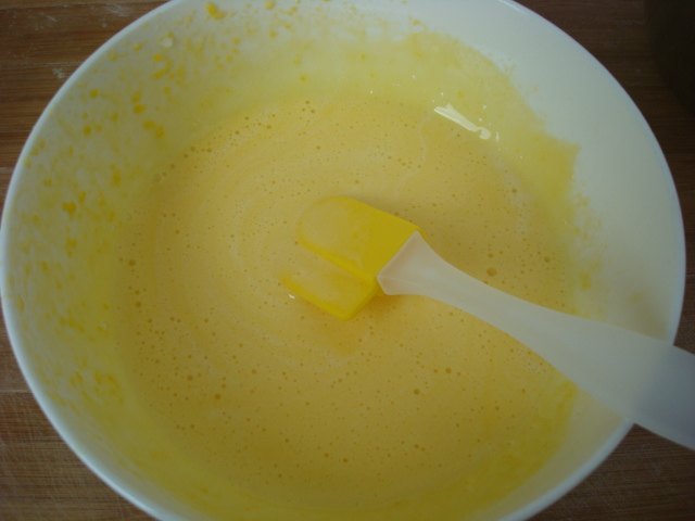 蓝莓果酱奶油戚风蛋糕步骤6