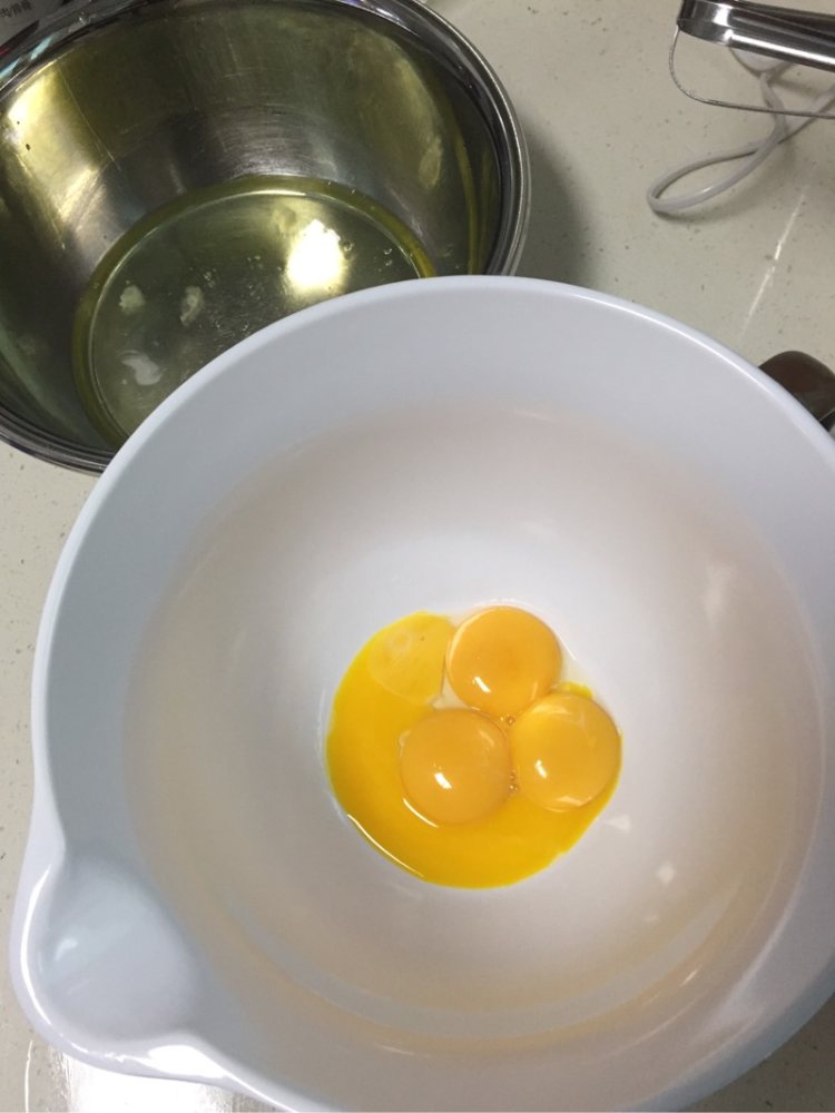 自制肉松蛋糕卷步骤2