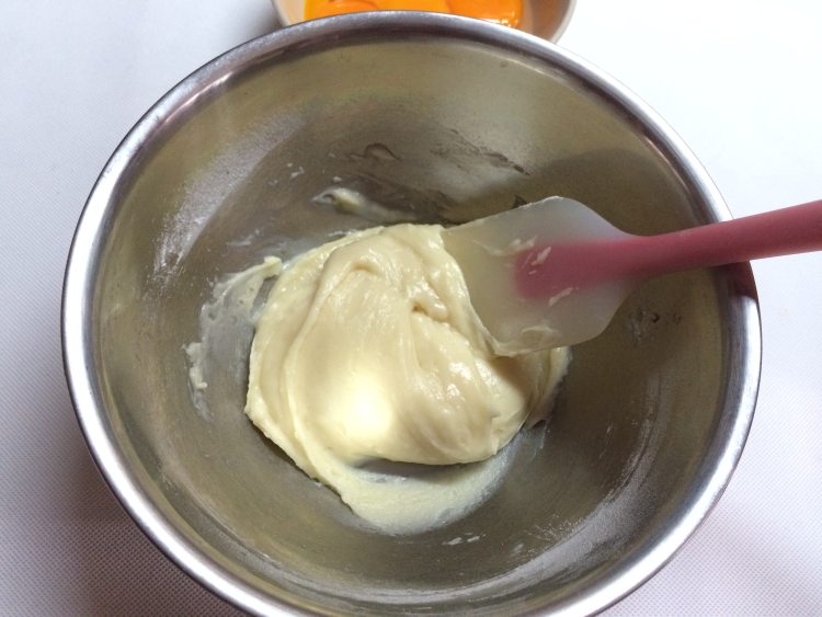 枣泥戚风步骤3
